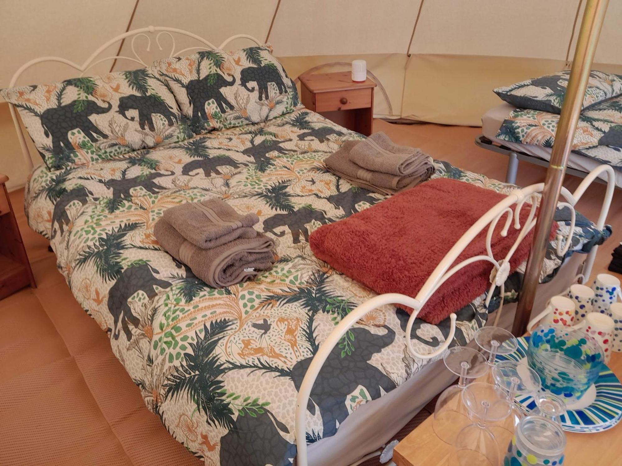 Cornish Skies Glamping Pool ภายนอก รูปภาพ